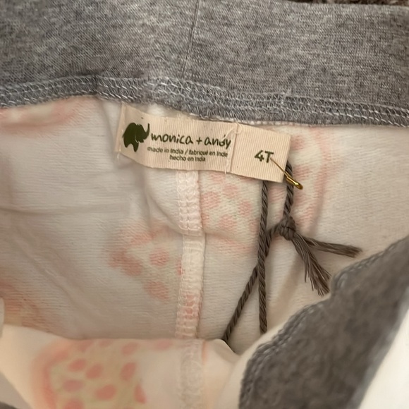 Monica + Andy pizza pants 4T - Picture 3 of 4